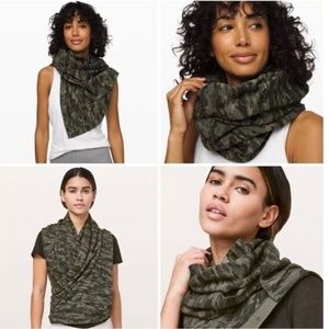 NWOT Lululemon Athletica Green Camo Green Multi Vinyasa Scarf Four-Way Stretch